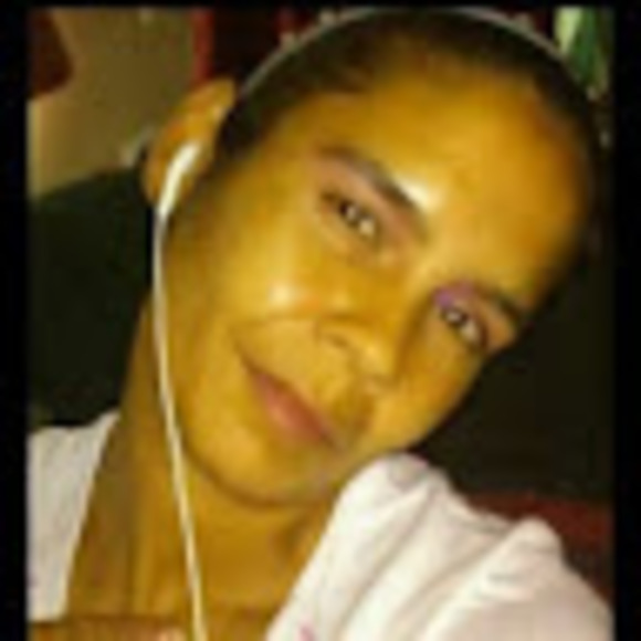 Meet your Posher, Veronique - Picture 1 of 2